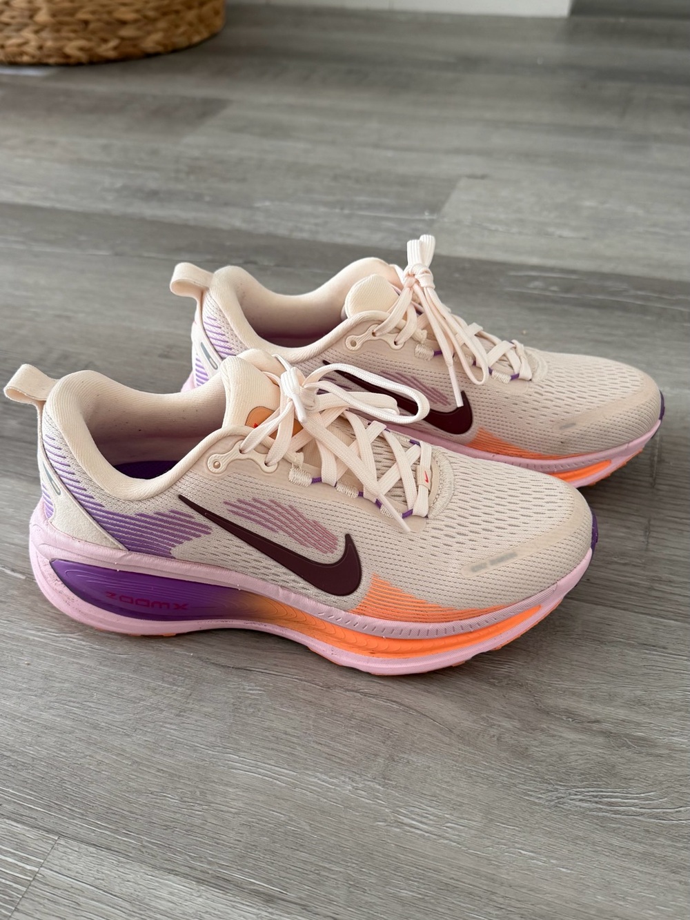 Nike Women's ZoomX Vomero running shoes size 6.5